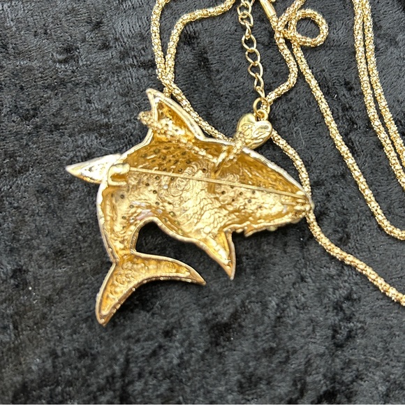 Betsey Johnson White Shark Brooch/Pendant Necklace - Picture 5 of 5